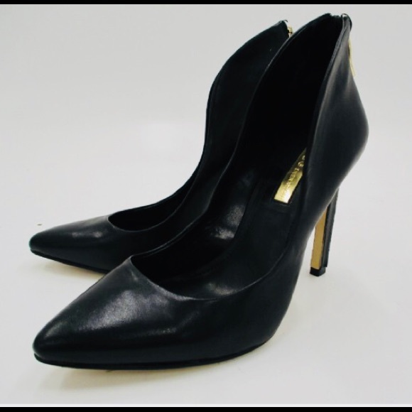 BCBGeneration Shoes - FINAL SALE!👠 BCBGENERATION Blackpumps size 6M